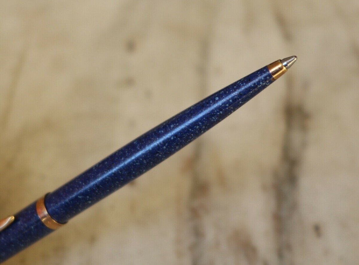 Stylo bille Parker 75 laque de Chine bleu lapis Lazuli – finition granit – Image 3