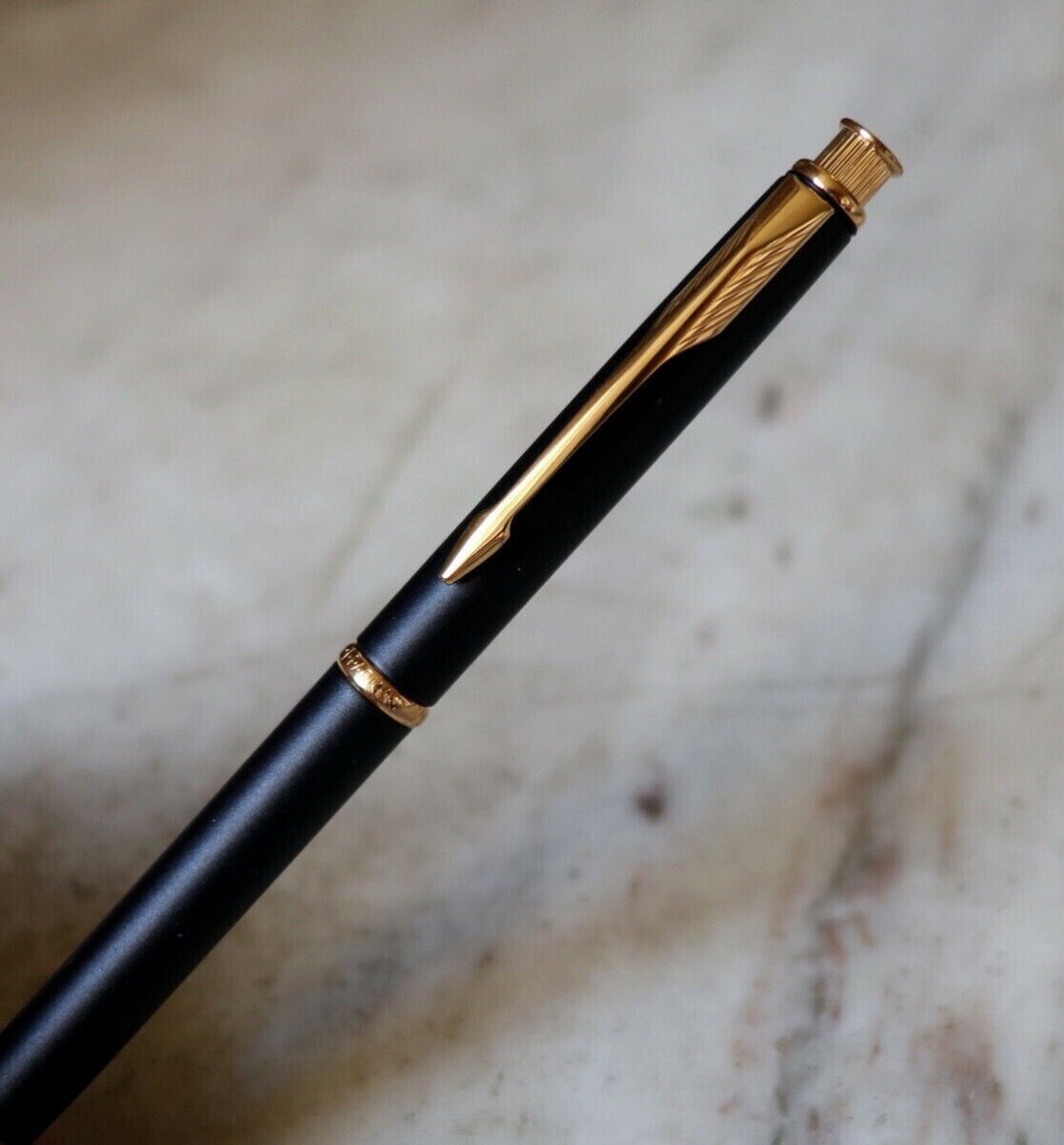 Stylo porte-mine Parker Rialto en laque noire mat & plaqué or – design elegant – Image 2