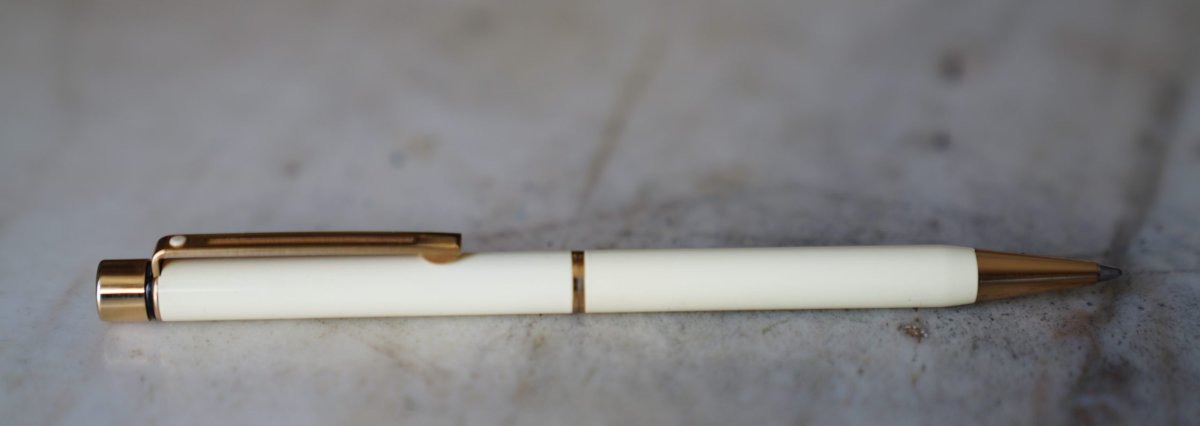 STYLO BILLE SHEAFFER TARGA EN LAQUE BLANCHE & PL. OR 18 CARATS – RARE VERSION – Image 2